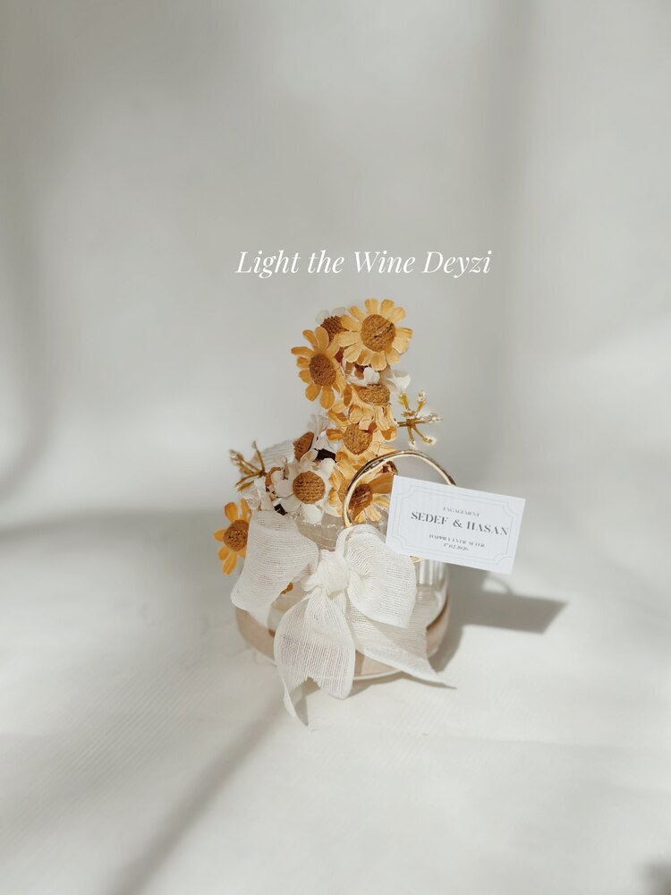 Light the Wine Deyzi