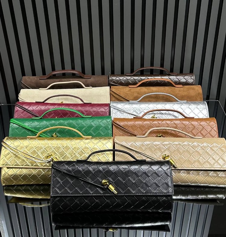 Bottega  Veneta andiamo clutch El ve omuz çantası 