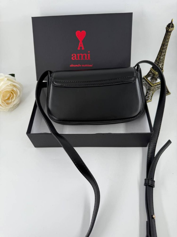 Ami Paris 
Small Glazed El ve Omuz çantası 