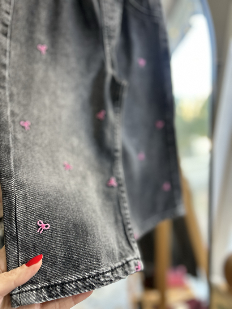 Çiçekli denim pantolon