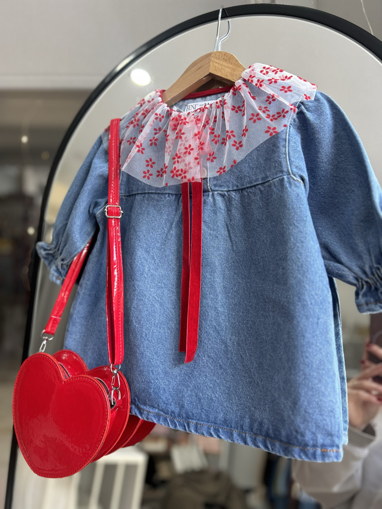 Denim tül yakalı elbise