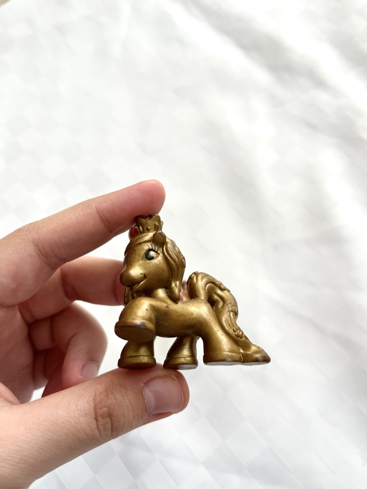 Altın Pony Anahtarlık