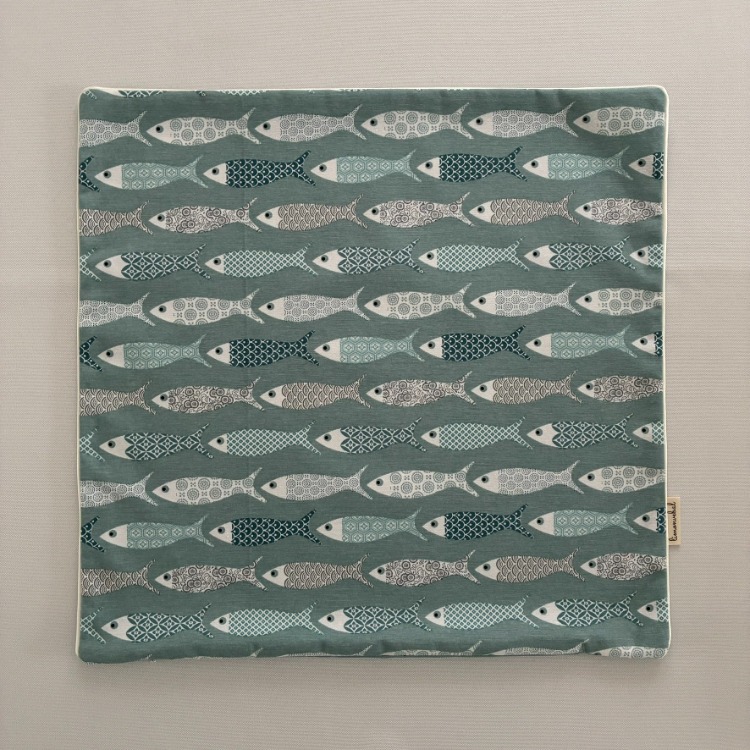 Akış - Tekrarlı Balık Desenli Kırlent Kılıfı 50x50