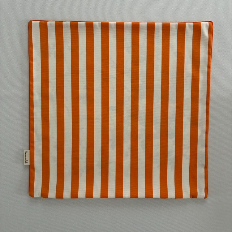 Sarı Güller  – Turuncu Çizgili ve Floral Desenli Çift Taraflı Kırlent Kılıfı 50x50