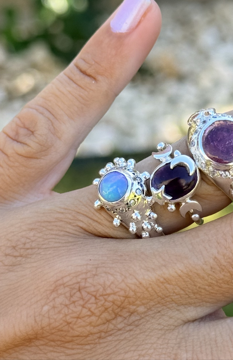 Opal güverse yüzük