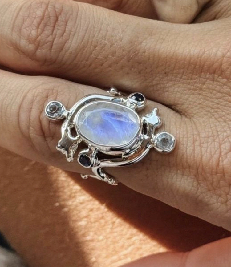 Moonstone sapphire snake yüzük