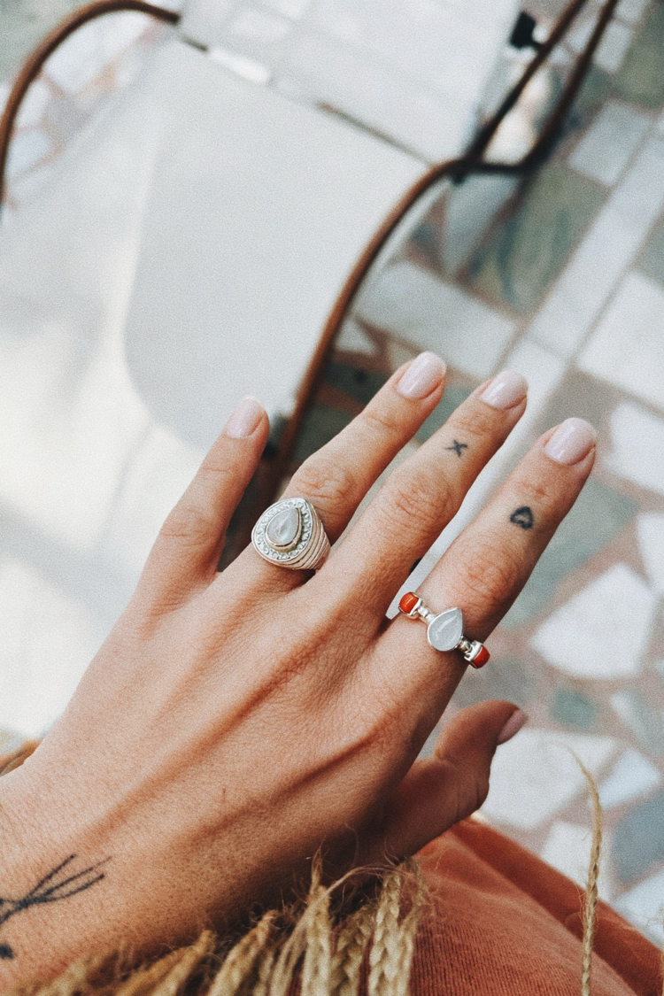 Pear cut moonstone & moissanite yüzük