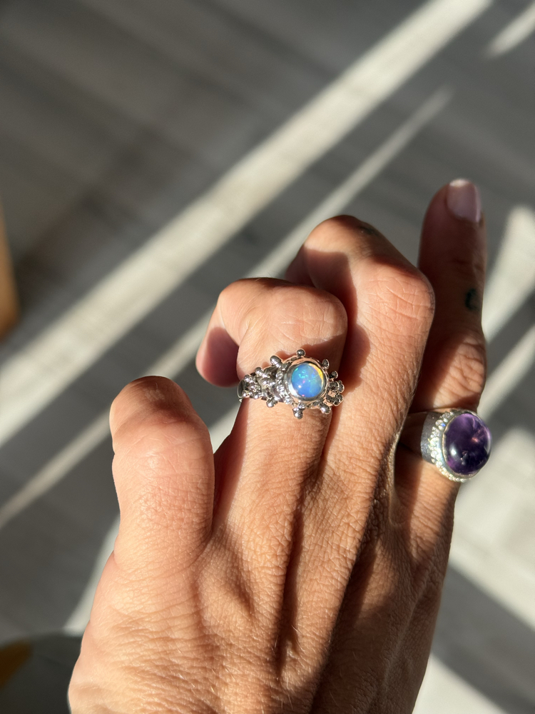 Opal güverse yüzük