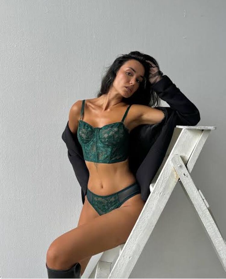 Yeşil, Simli Büstiyer Takım 
