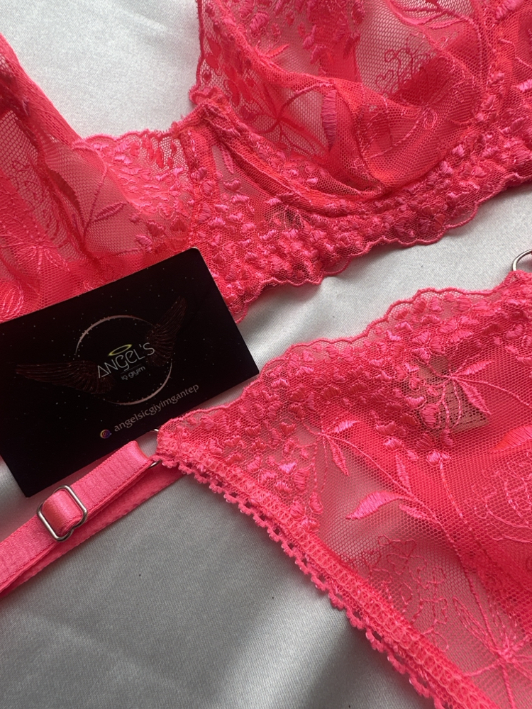 Neon pembe bralet takım
