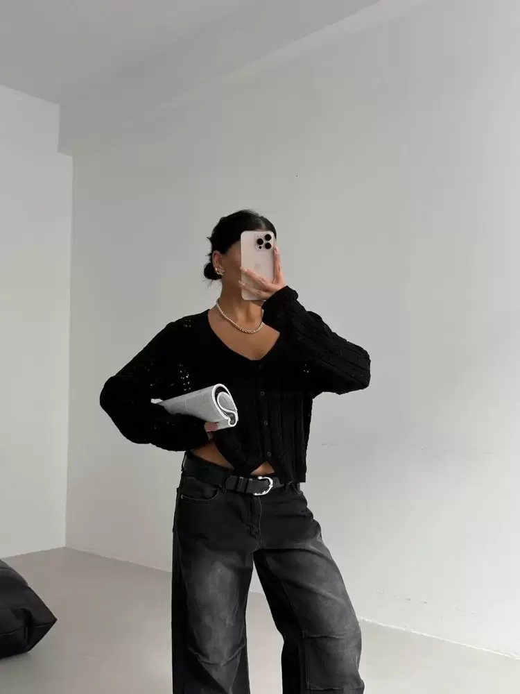 Küçük düğmeli küçük örgülü triko hırka siyah