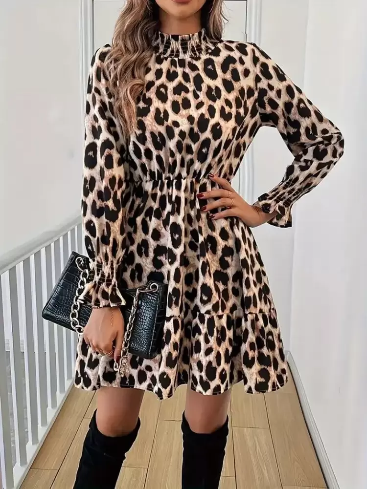 Kadın Uzun Kollu Yarı Balıkçı Yaka Leopar Desenli Modal Mini Elbise