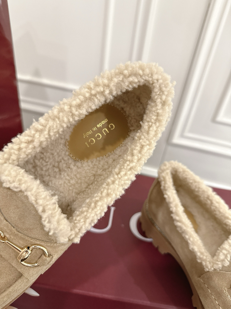 Gucci Kadın Kürk Astarlı Tokalı Loafer