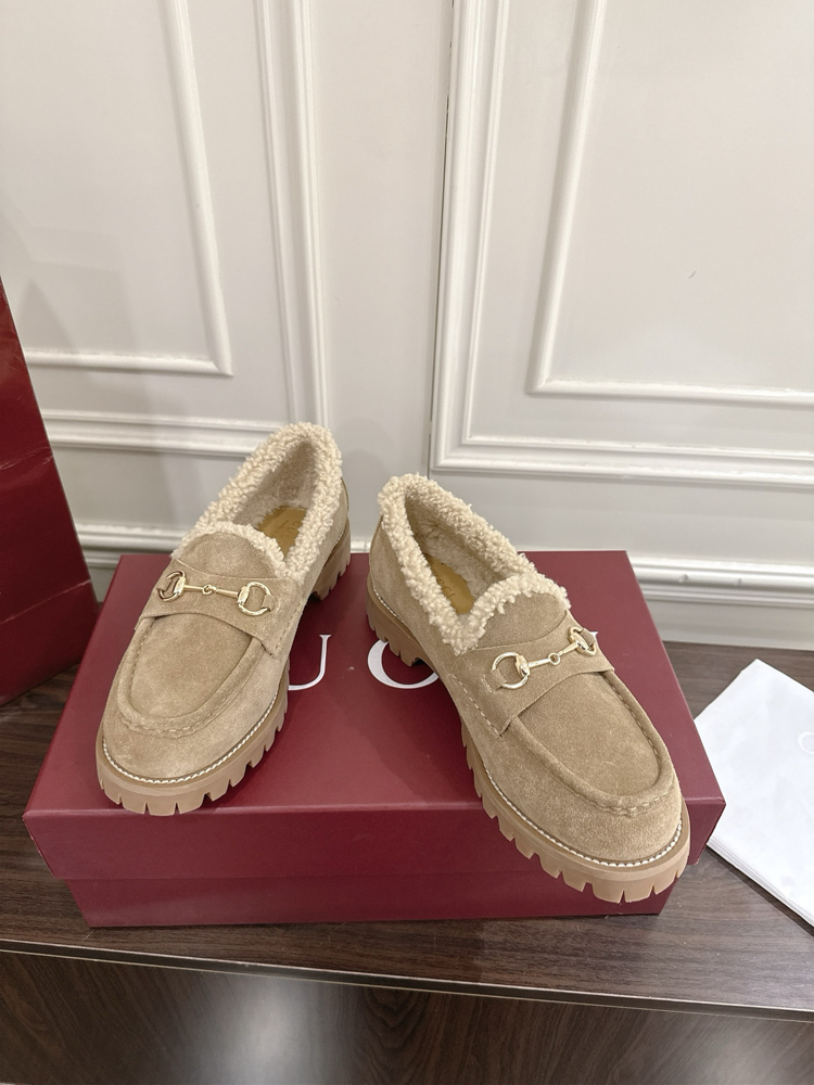 Gucci Kadın Kürk Astarlı Tokalı Loafer
