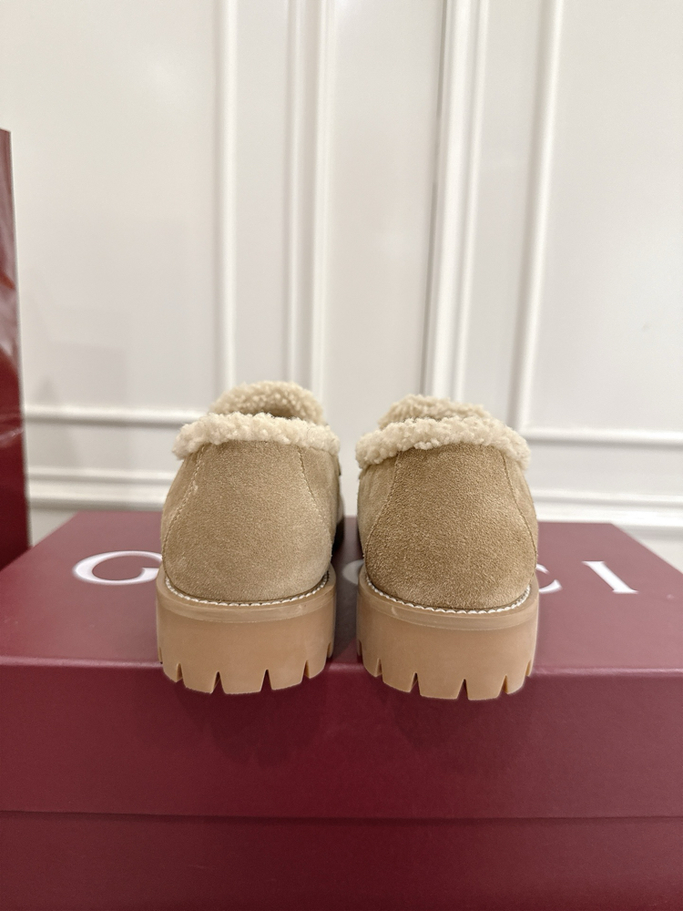 Gucci Kadın Kürk Astarlı Tokalı Loafer