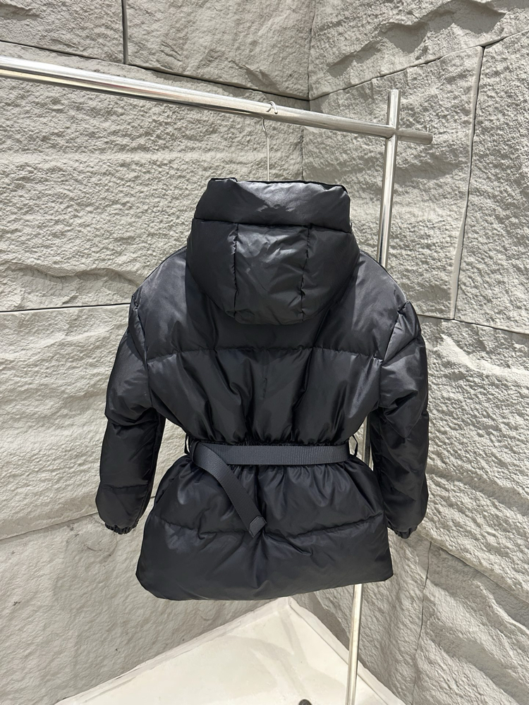 Prada Karınca Beli