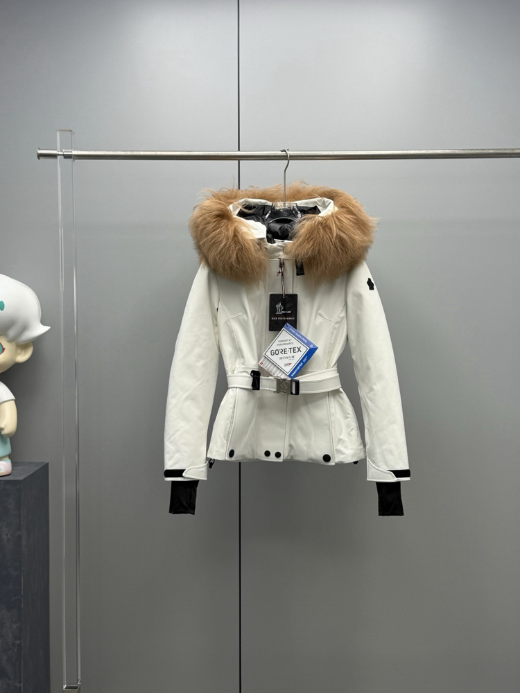Moncler Kürk Kapüşonlu Beli Kemerli Beyaz Mont
