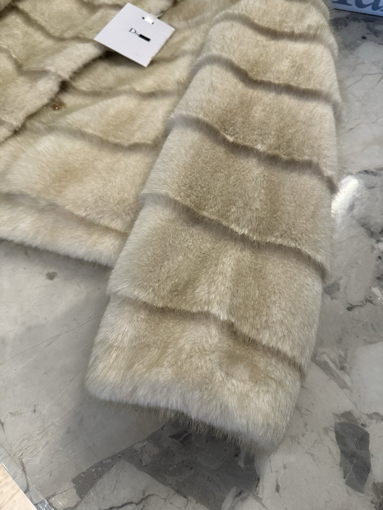 Dior katlı kürk görünümlü Mont