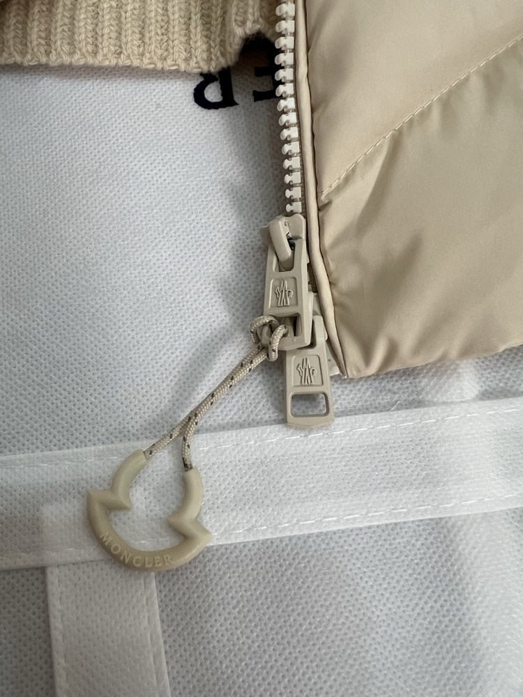 Moncler'in şişme mont 