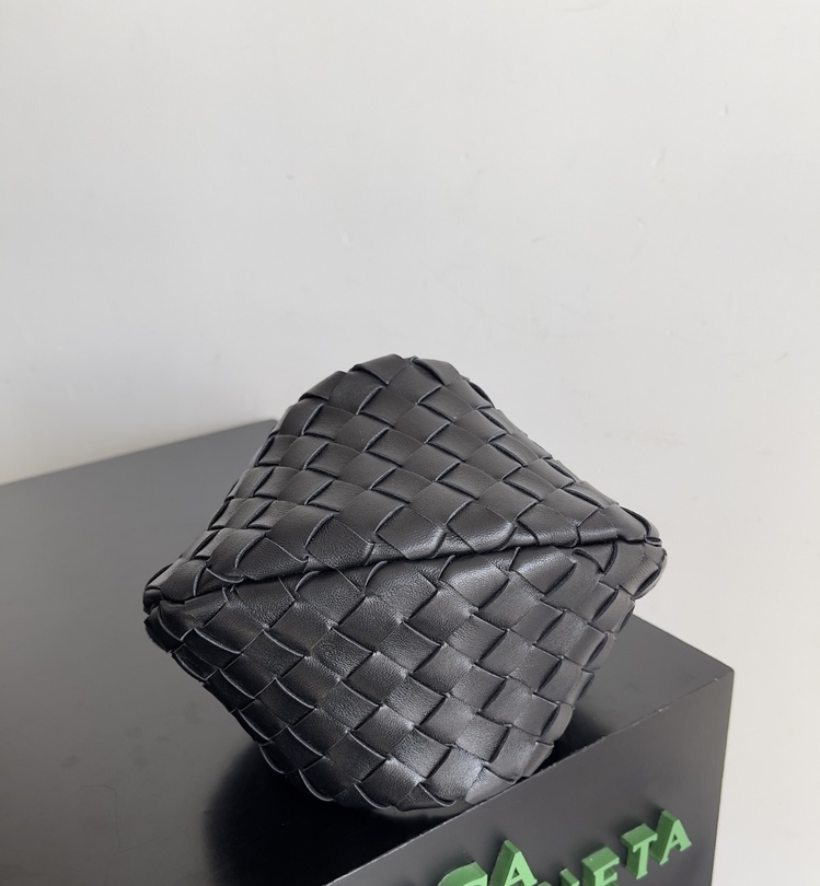 bottega veneta jodie mini black