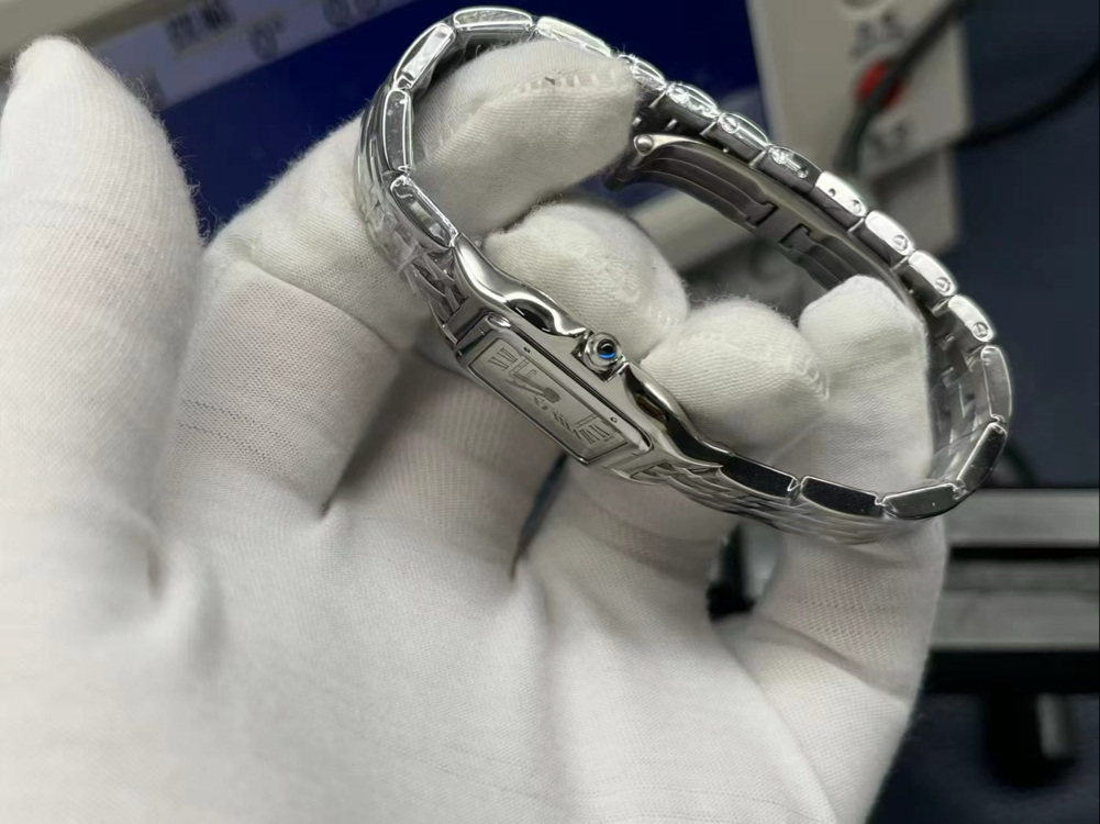 Panthère de Cartier’ Saat