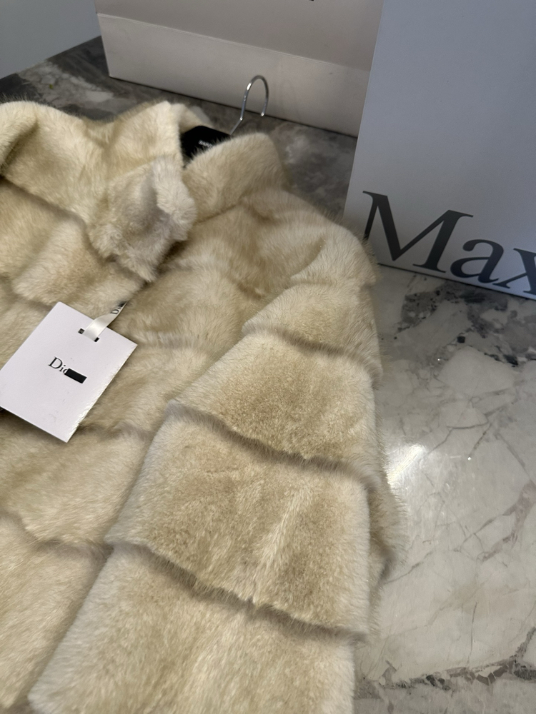 Dior katlı kürk görünümlü Mont