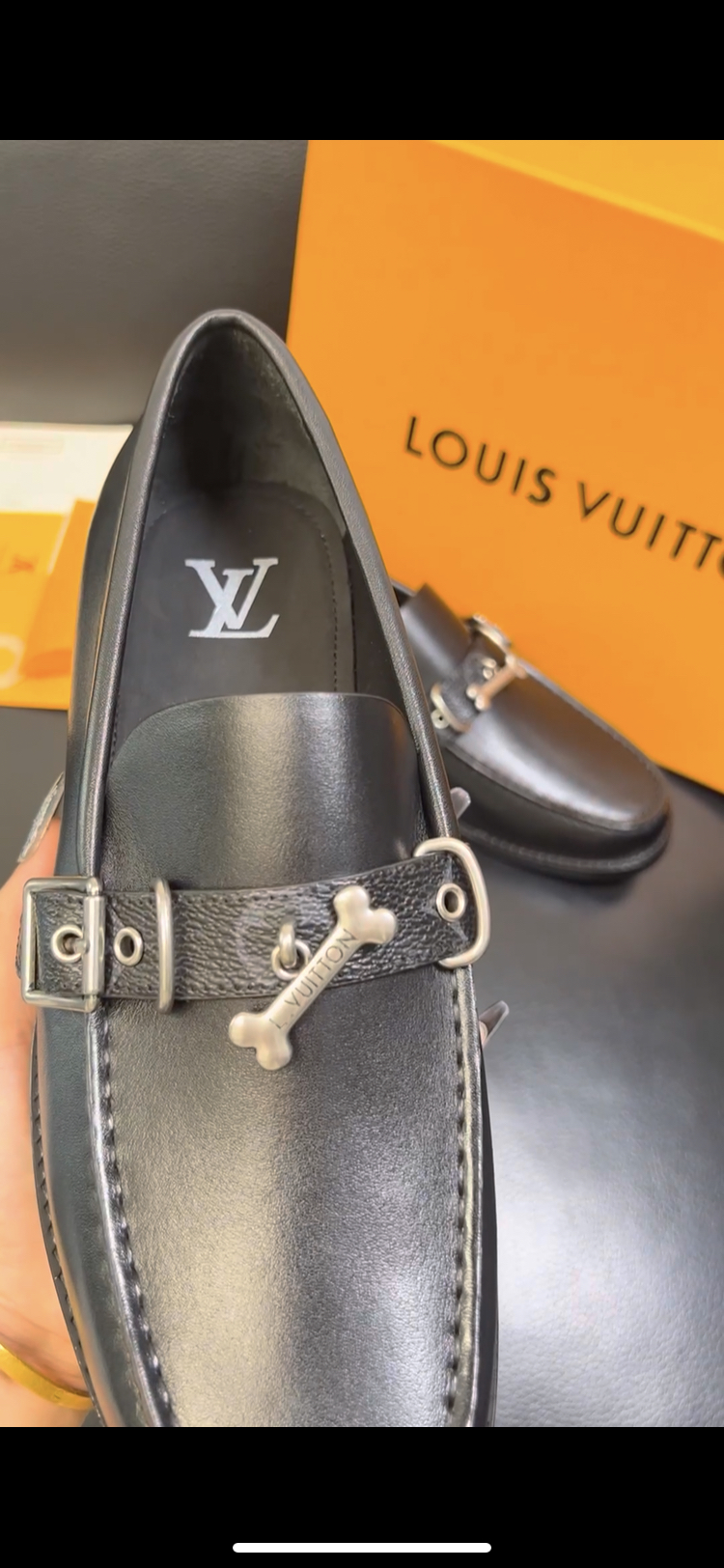 Louis Vuitton Monogram Toka Detaylı Rugan Loafer
