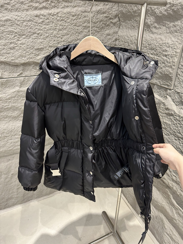 Prada Karınca Beli