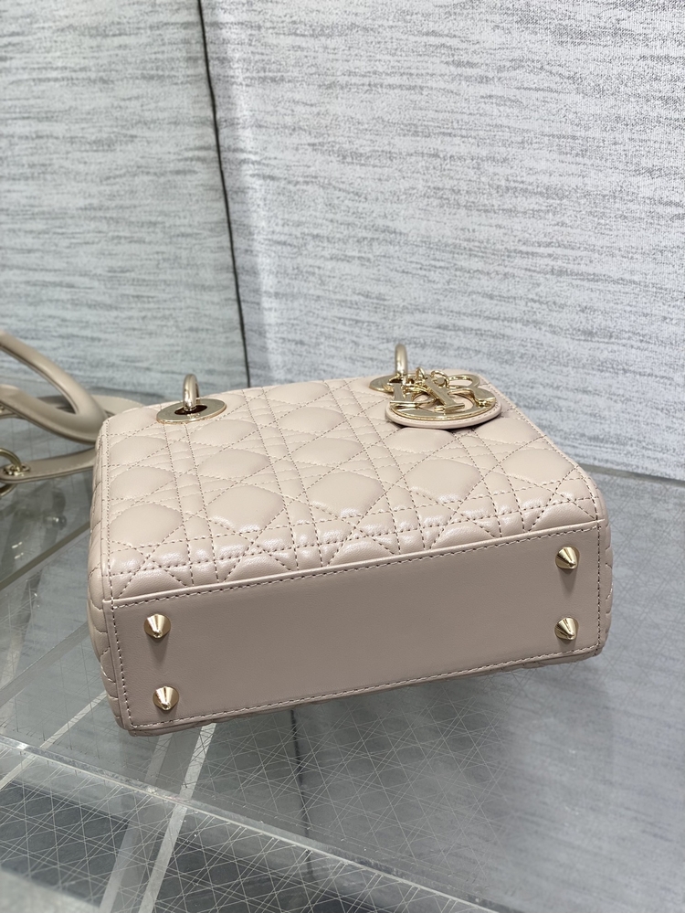 Lady Dior çanta