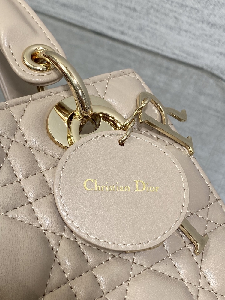 Lady Dior çanta