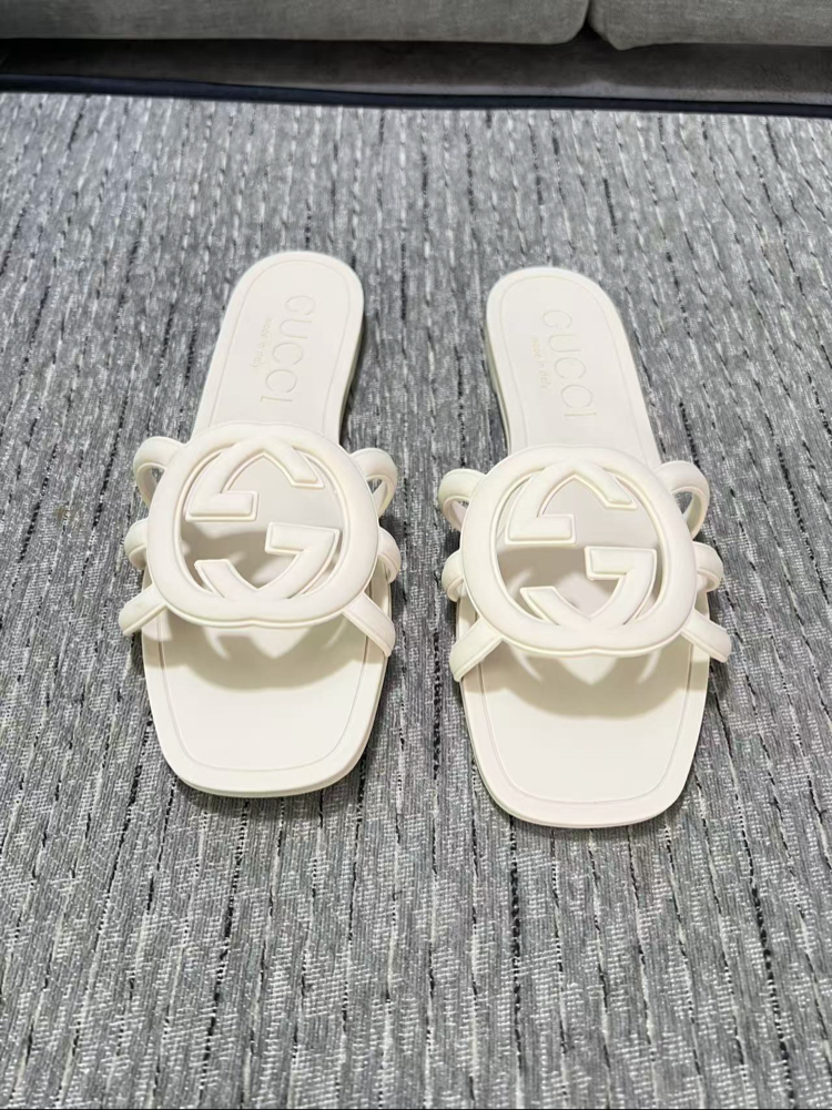  Interlocking G slide Terlik