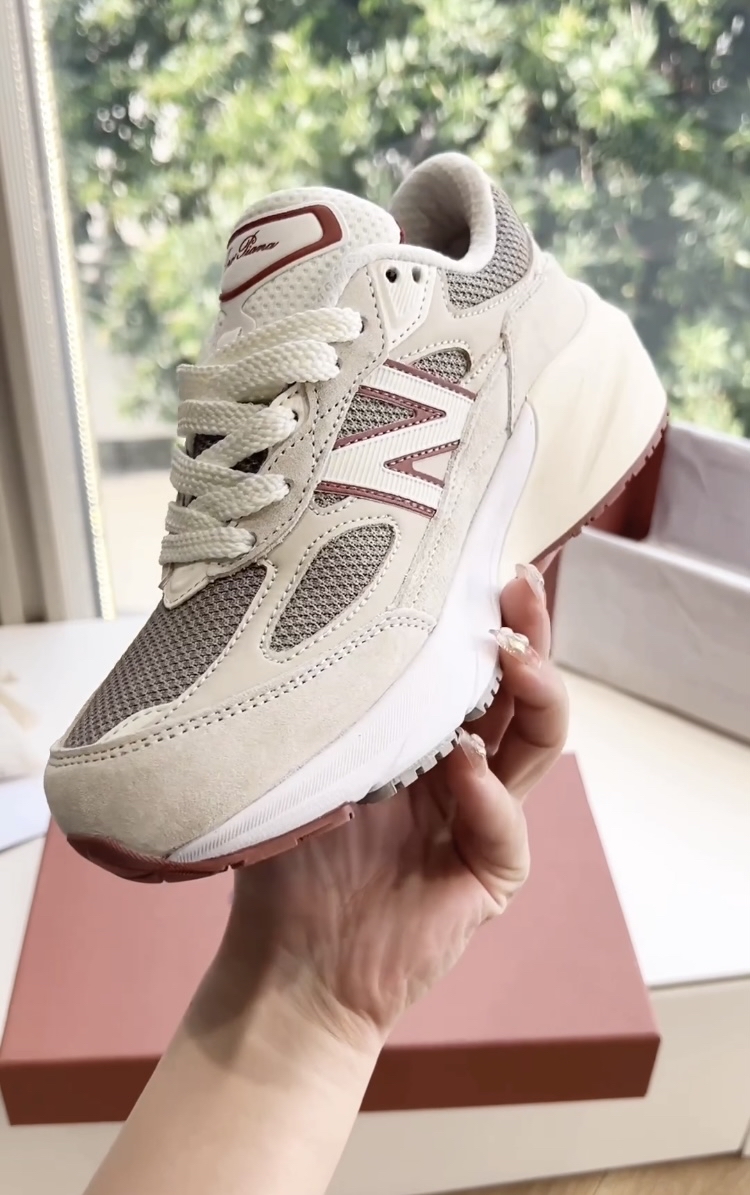New Balance 990v6