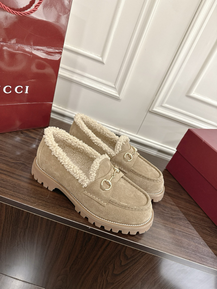 Gucci Kadın Kürk Astarlı Tokalı Loafer