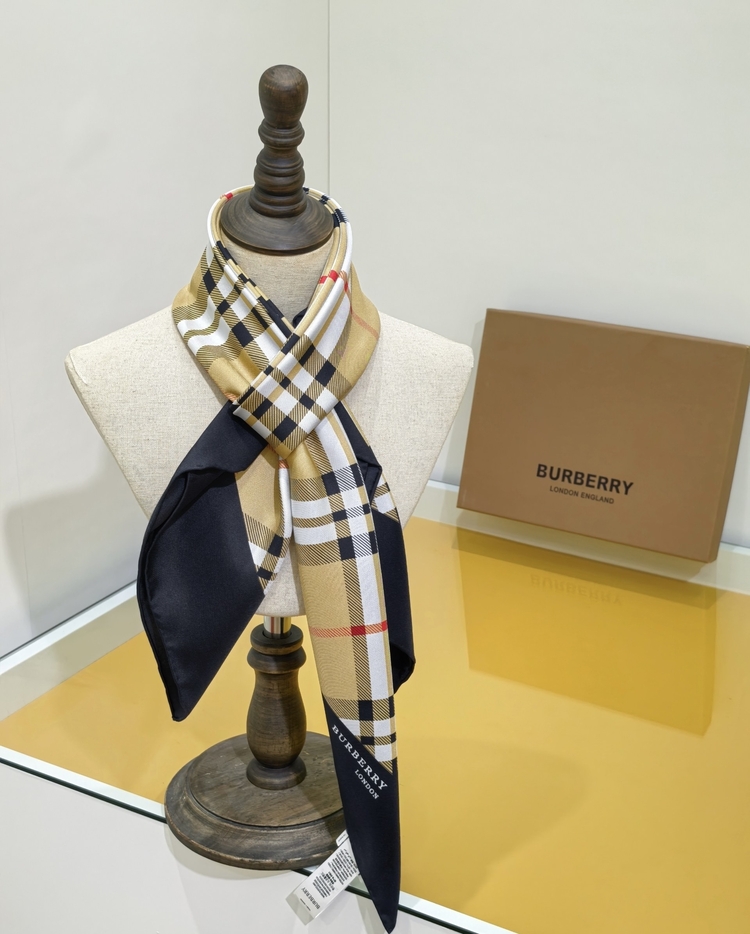 Burberry Vintage Ekose Desenli