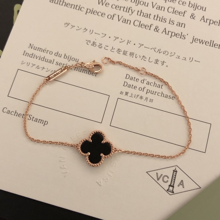  Van Cleef & Arpels Alhambra Şans Bilekliği
