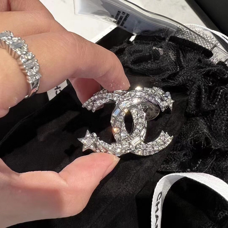 Ürün İsmi: Chanel CC Yıldız Broş