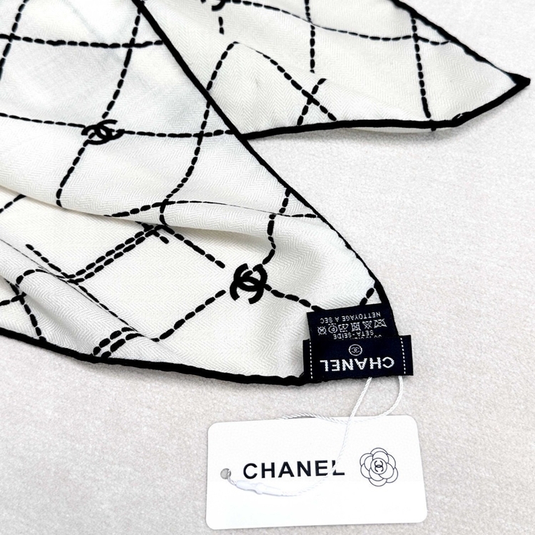 Ürün Adı: İkonik Desenli Chanel Fular