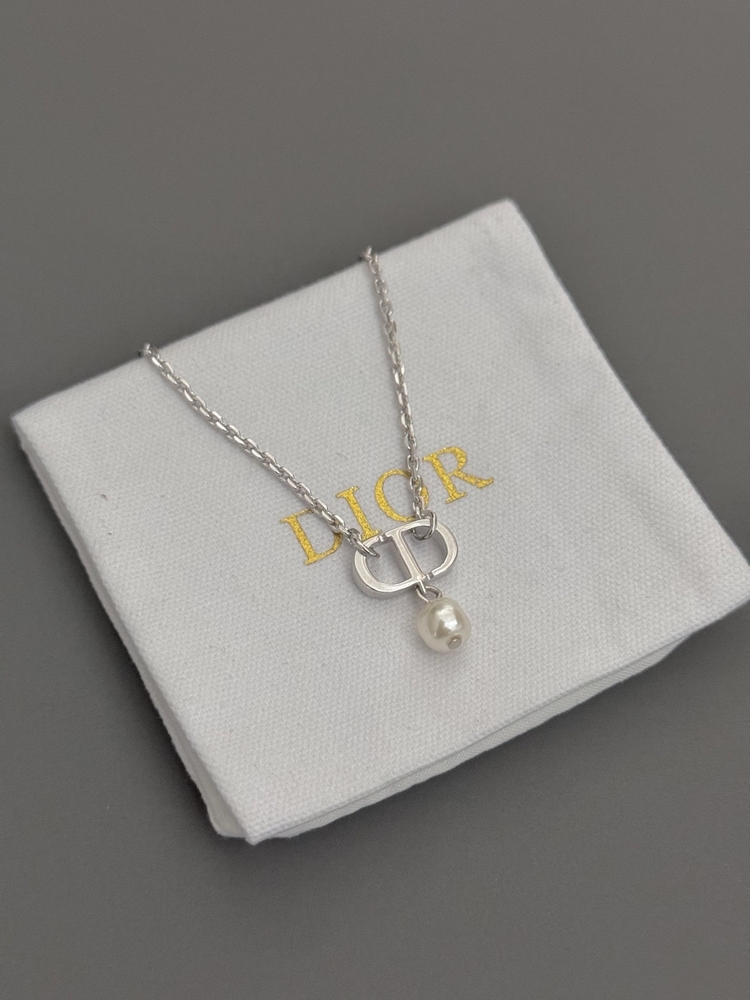 Ürün İsmi: Dior CD İnci Kolye