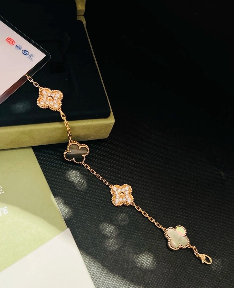 Van Cleef & Arpels Alhambra 5 Motif Yonca 