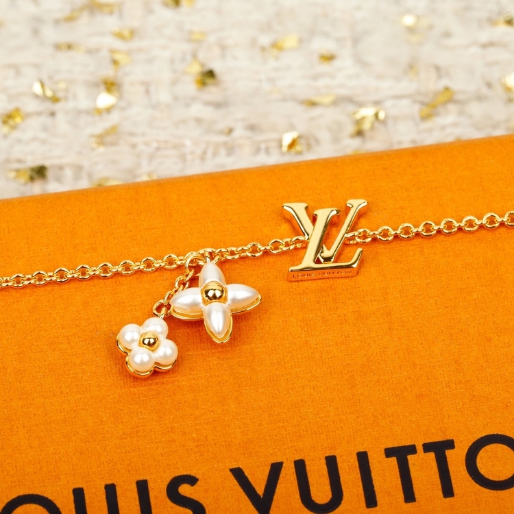 ✨ Louis Vuitton Işıltılı Altın Bileklik ✨