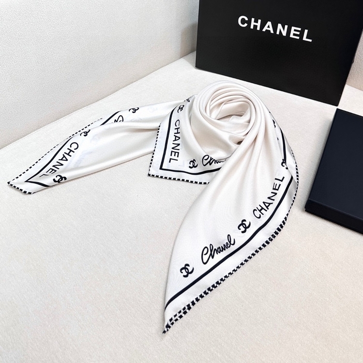 Ürün Bilgisi: Chanel Logolu İpek Fular / Şal