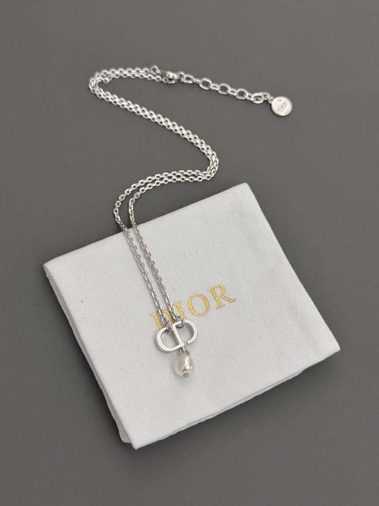 Ürün İsmi: Dior CD İnci Kolye