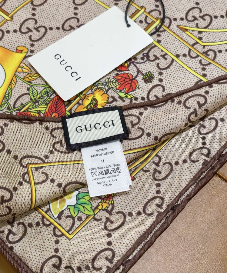 Gucci’nin ikonik GG Kuş deseni 