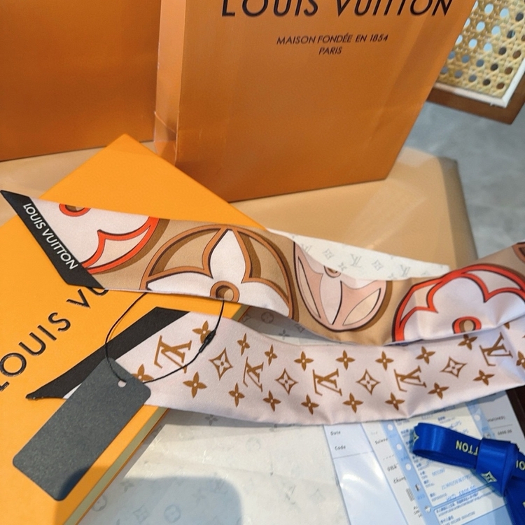Louis Vuitton  İpek Fular