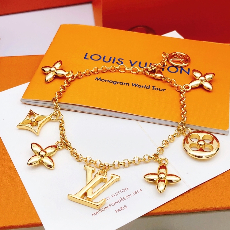 Louis Vuitton'un Bilekliği