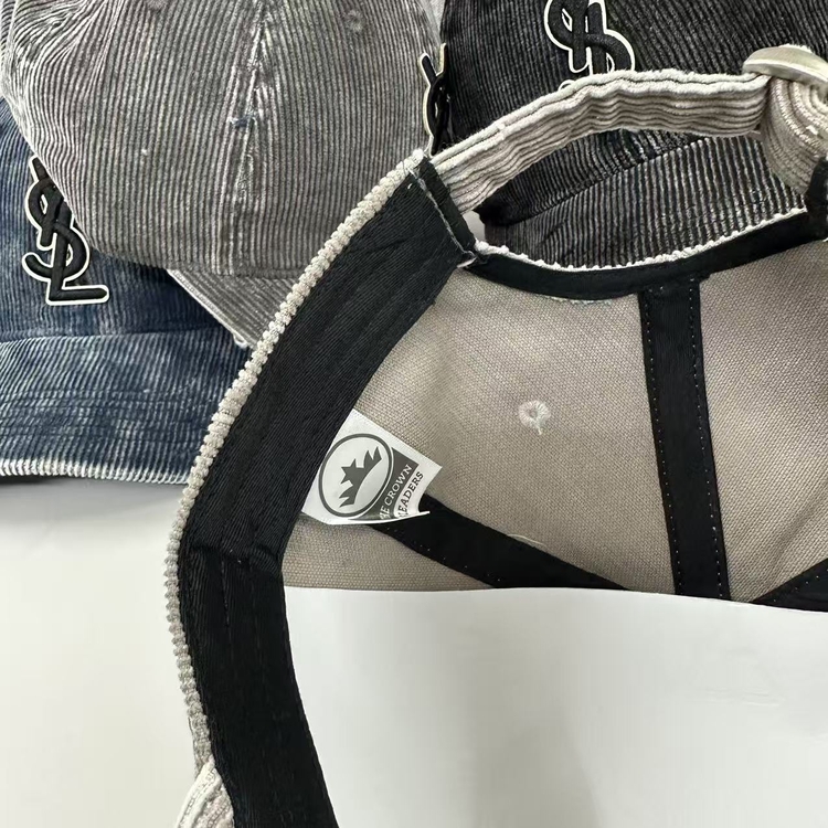 YSL Vintage Corduroy Şapka Koleksiyonu