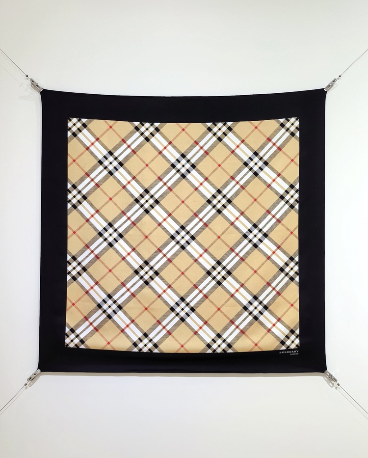 Burberry Vintage Ekose Desenli