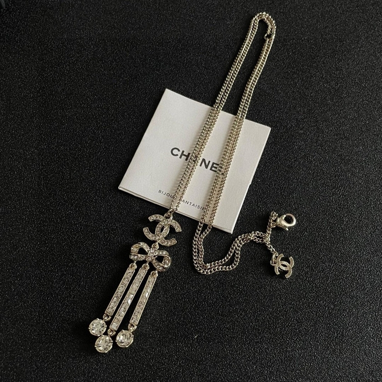 Chanel Işıltılı Sarkıt Kolye