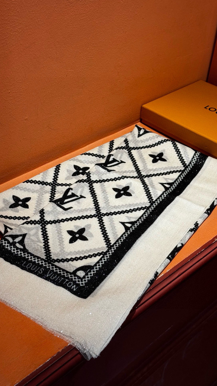 Louis Vuitton Şal