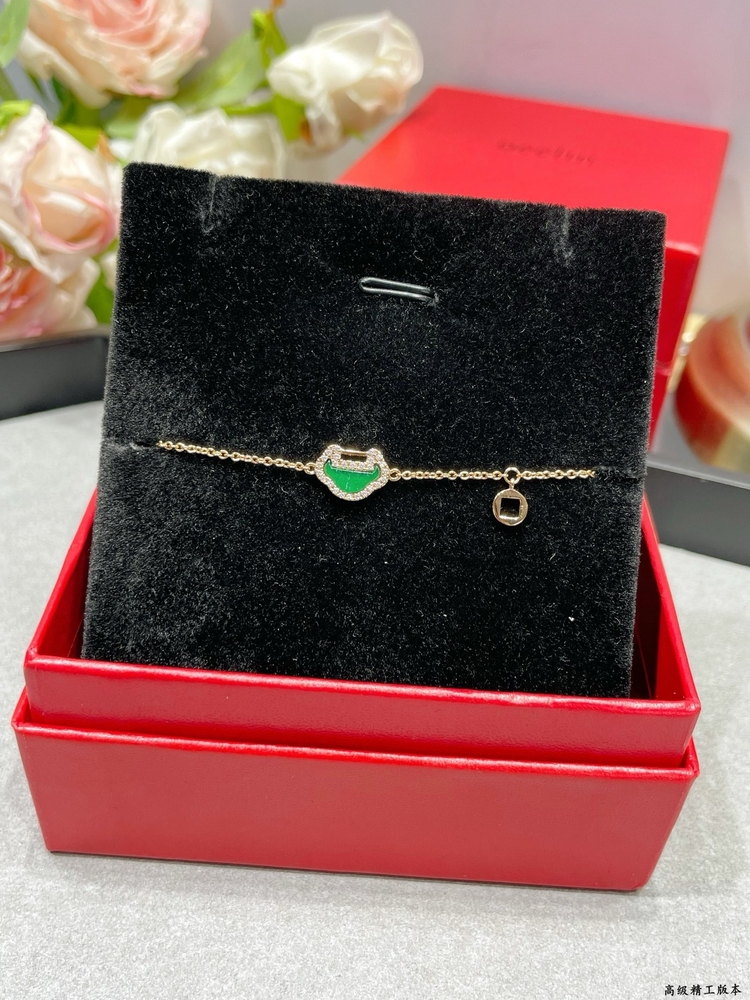 Ürün Adı: Işıltılı Gucci Amblemi Bileklikler